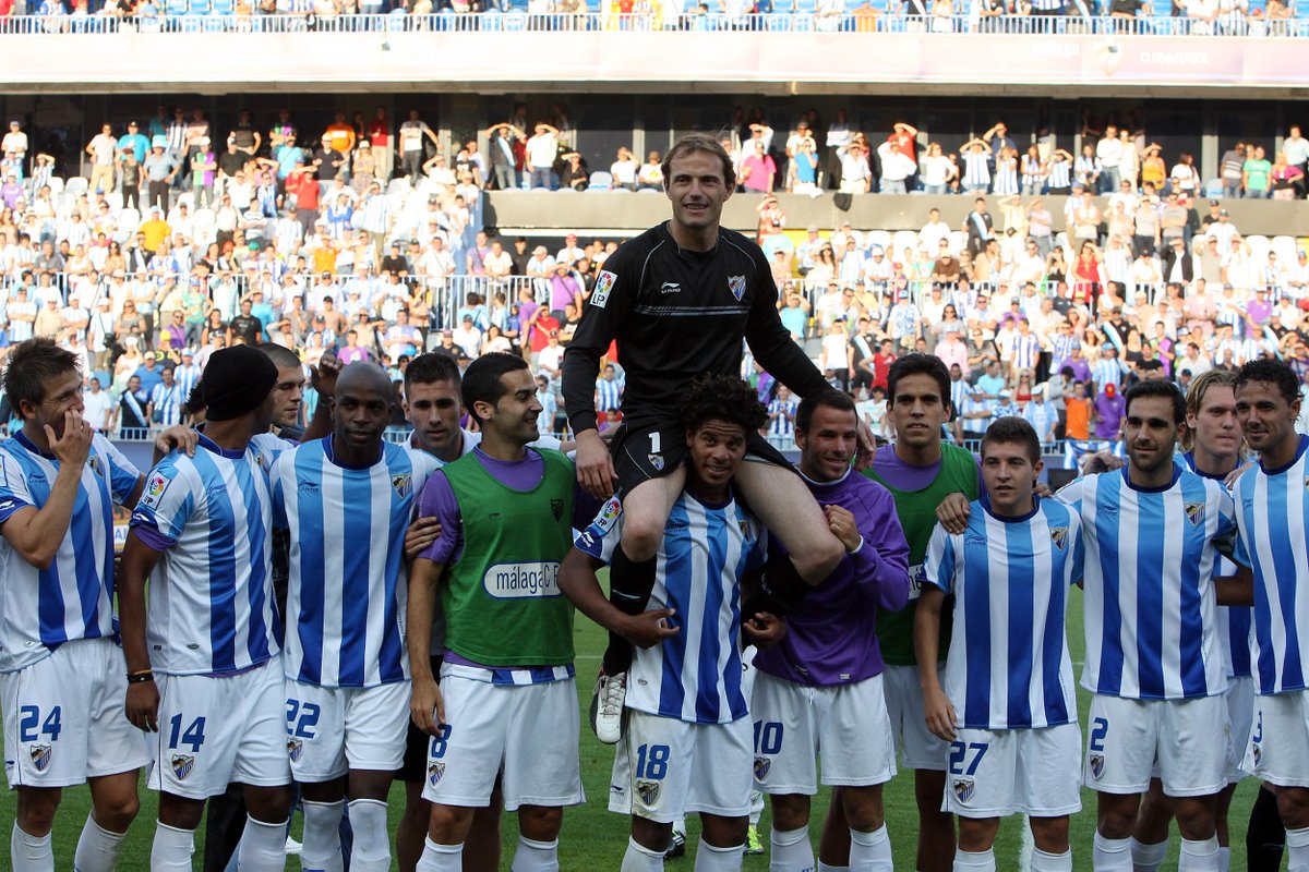 MalagaCF's tweet photo. ¡Enhorabuena por el pase a la siguiente ronda, @UDLogrones! 

La parada de Pol nos hizo revivir momentos inolvidables 💙 https://t.co/LeczopG2r7