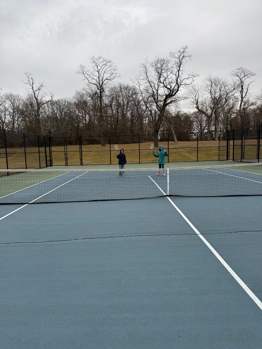 Oldfield_MS's tweet photo. The Creative Learning Club braved the cold to take to the courts today with Ms. Cove and Mrs. Swenson! #OneHFamily #HFStrongerTogether #HFInnovates #HFUnited https://t.co/5OLgtkv30X