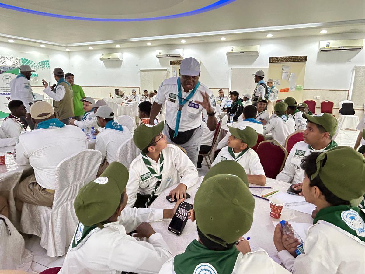 صور | 

#تعليم_مكة المكرمة ينفذ البرنامج الوزاري (دورة عرفاء الطلائع)، بمشاركة 180 شبل وكشاف من المراحل الدراسية المختلفة وذلك بهدف صقل المهارات الأساسية الكشفية وتنمية القدرات القيادية والتأثير الإيجابي للمشاركين.