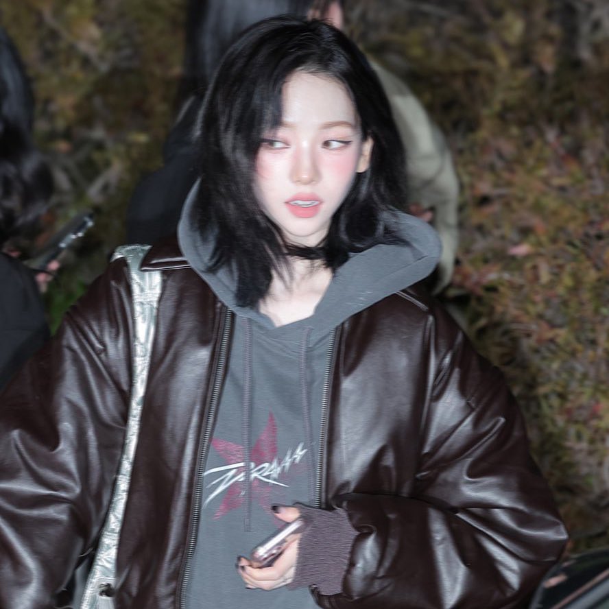 동일인물인데… 뭐랄까… 갭차이가 말도 안됨… 심지어 모자 쓴 애가 한살 더 많음…