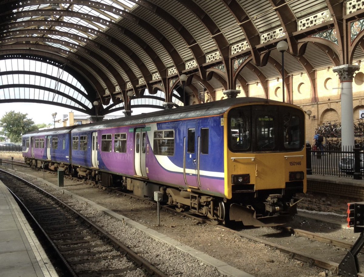 Davidal20103984's tweet image. Blast from the past. Huddersfield and York in 2016. Bygone liveries. Bygone trains. Northern colours of yesterday. Had forgotten the green roof. 
#class150 #class144 #class158 #pacer