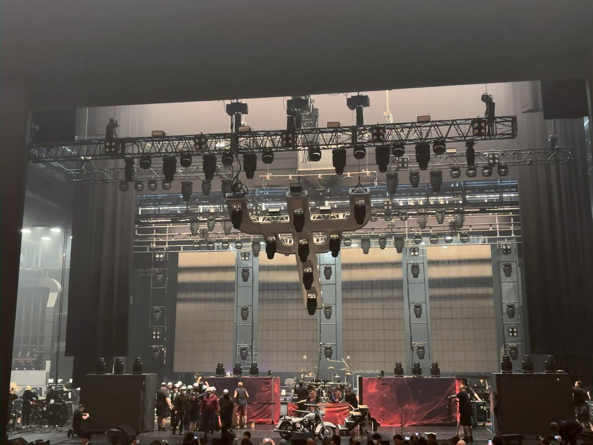 mocci0908's tweet photo. 🤘

#JudasPriest
#MetalGod
#InvincibleShieldTour
#愛知県芸術劇場 https://t.co/3OcvBjuGlI