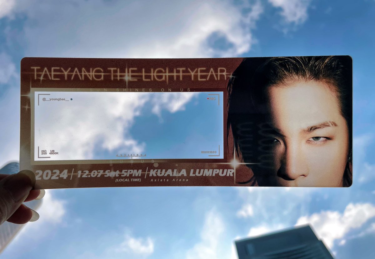 _SUNUS_'s tweet photo. SUNUS IN KUALA LUMPUR LIMITED GIFT 
 👑TAEYANG PVC ticket KUALA LUMPUR ver
 📢: 12.7
 (The specific time&amp;place shall be subject to the Xnotice on the same day)
 Collection Requirements:concert ticket 🎫
#TAEYANG #SUNUS https://t.co/OtP5ylXJb8