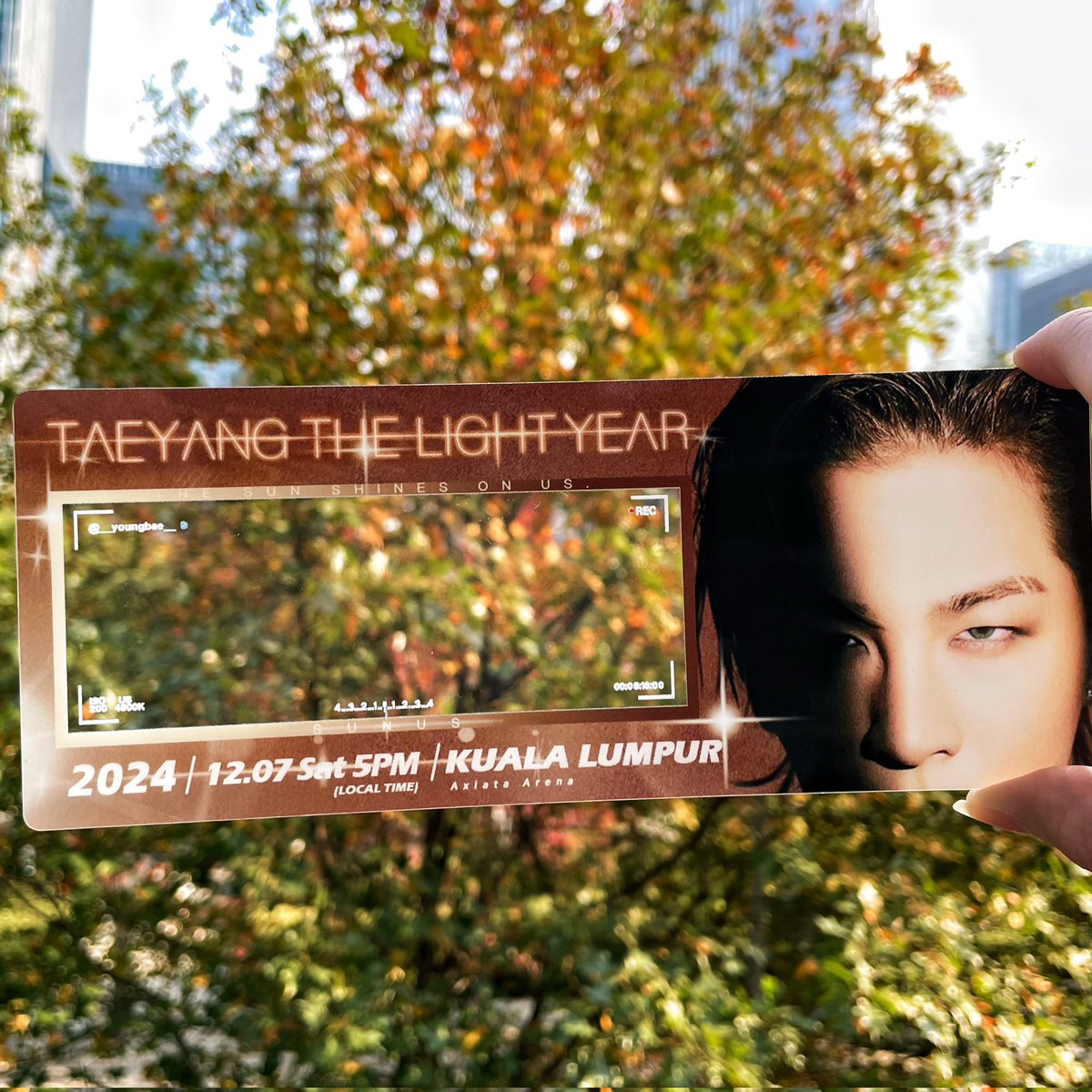 _SUNUS_'s tweet photo. SUNUS IN KUALA LUMPUR LIMITED GIFT 
 👑TAEYANG PVC ticket KUALA LUMPUR ver
 📢: 12.7
 (The specific time&amp;place shall be subject to the Xnotice on the same day)
 Collection Requirements:concert ticket 🎫
#TAEYANG #SUNUS https://t.co/OtP5ylXJb8