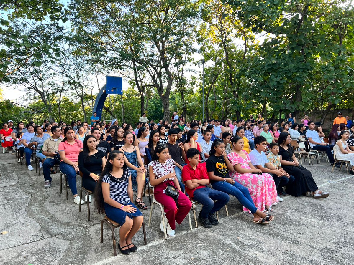 Valenzuela El zonte El salvador Ⓡ tweet media