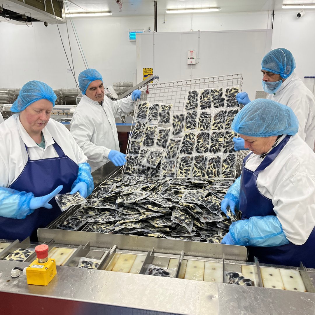 Brakes_Scotland's tweet photo. One (s)hell of a day visiting @scott_shellfish for a factory tour and tasting session last week! 🦪 🍽️
Big thanks to the team for a warm welcome and fascinating insight into sustainable shellfish production in Scotland! 🐟
#ScottishShellfish #ScottishSeafood #SustainableSeafood https://t.co/PNMPgvkpze