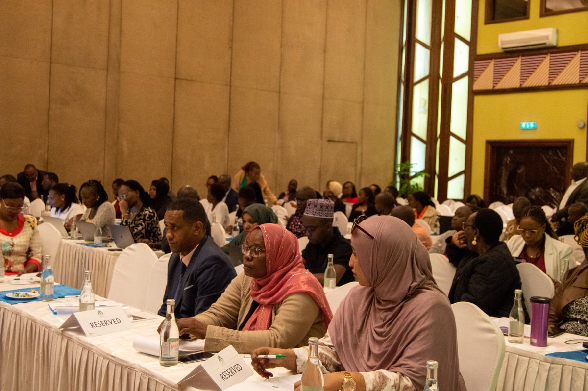 PanelUnfpa's tweet photo. We’re glad to be part of the National Forum addressing the intersection of climate change, SRHR &amp; GBV. With @UNFPAKenya, @Amref_Worldwide, @UNDPKenya, @NCPD_Kenya, &amp; @cedgg_2001, we’re innovating to ensure policies address these interconnected challenges for a sustainable future. https://t.co/mcpFbrxhQ1