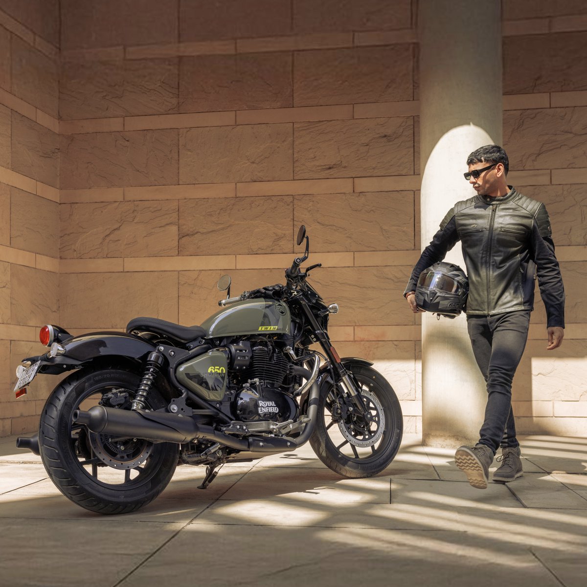 royalenfield's tweet photo. Down to play. #Shotgun650

Visit: https://t.co/SkUUGh88Hi

#ByCustomForCustom #RoyalEnfield #RidePure #PureMotorcycling https://t.co/mTsaH0ILpl
