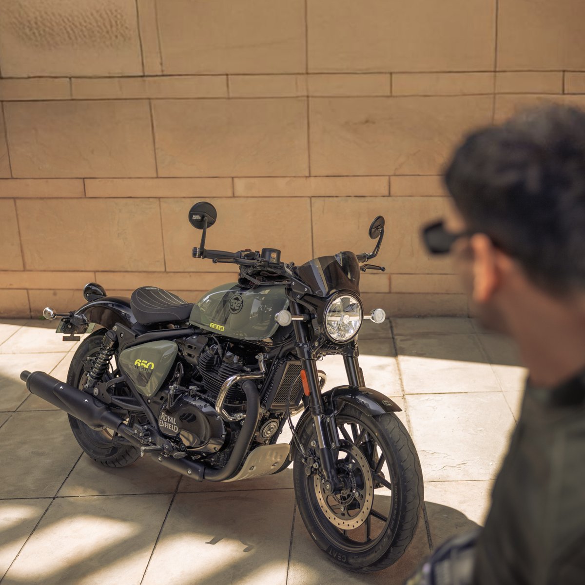 royalenfield's tweet photo. Down to play. #Shotgun650

Visit: https://t.co/SkUUGh88Hi

#ByCustomForCustom #RoyalEnfield #RidePure #PureMotorcycling https://t.co/mTsaH0ILpl