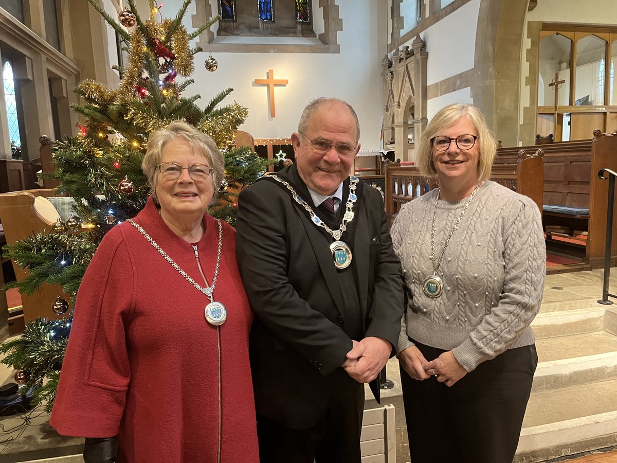 Today I hosted the <a href="/SDC_newsdesk/">Sevenoaks District Council</a> Christmas Carol service at St Luke’s Church, #Sevenoaks with <a href="/SDC_ViceChair/">Chairman of Sevenoaks District Council</a> Lynda Harrison. 
It was wonderful to get in the Christmas spirit with carols, readings and prayers.