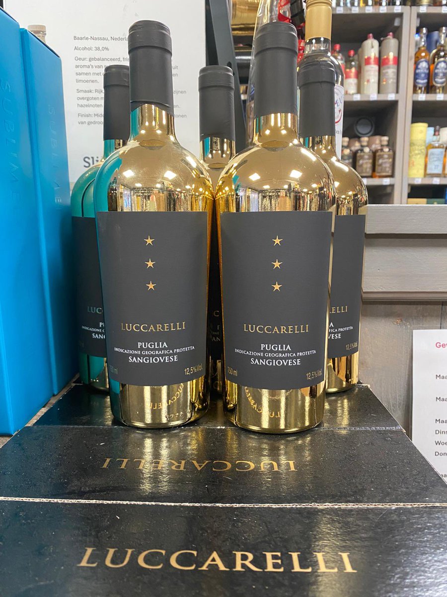 Van ons wijnhuis Luccarelli de golden bottle. Gevuld met 100% Sangiovese. Met de huidige goudprijzen, is de prijs van deze fles te overzien🍷 Op = op