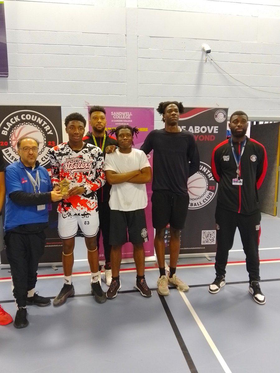 Sandwell Youth Service (@sandwellyouth) on Twitter photo Last night Sandwell Youth Service partnered with <a href="/sandwellcollege/">Sandwell College</a> to offer young people additional positive activities after they had finished college. A basketball tournament was held with over 50 young people attending. Well done to all involved! <a href="/sandwellcouncil/">Sandwell Council</a> Last night Sandwell Youth Service partnered with <a href="/sandwellcollege/">Sandwell College</a> to offer young people additional positive activities after they had finished college. A basketball tournament was held with over 50 young people attending. Well done to all involved! <a href="/sandwellcouncil/">Sandwell Council</a>