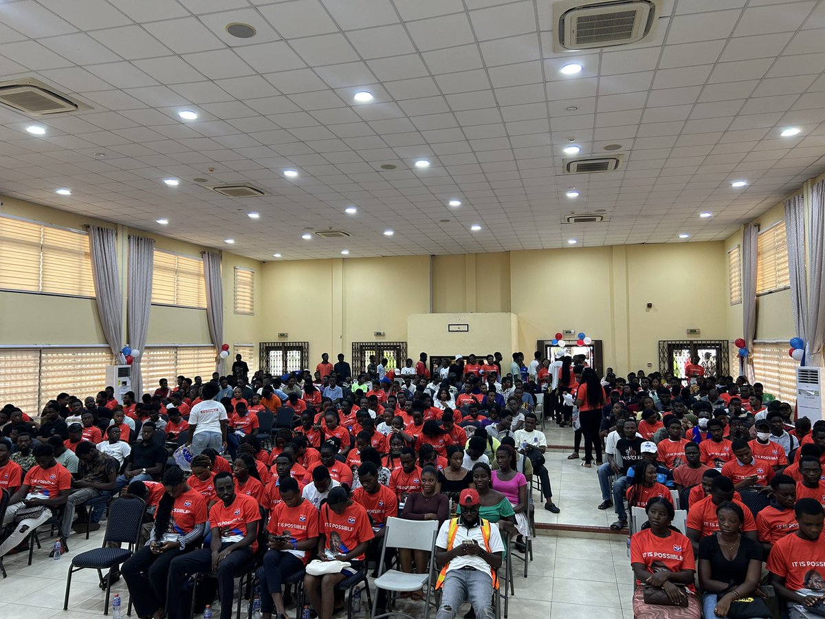 Manuel_LiFe67's tweet photo. Dr. Yaw Adutwum engages University of Ghana students on Dr. Bawumia’s policy on Education!

As usual, your favorite MC is Manuel LiFe❤️💙🤍

#Bawumia2024 
#BawumiaForPresident 
#Election2024 https://t.co/myh3SVCWfR