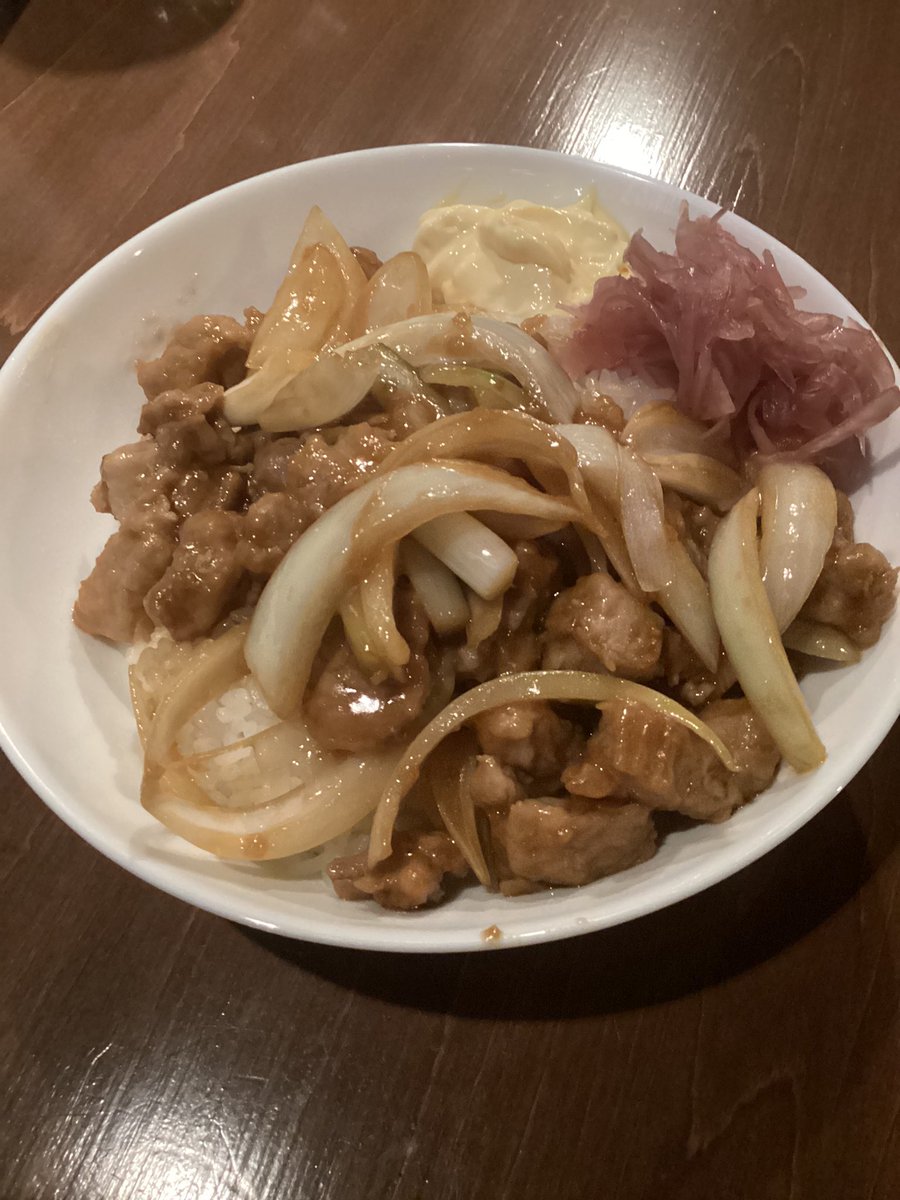 【絶品生姜焼き】
深夜メニュー充実してきました☆

醤油はこだわりの醤油を使っております♪

濃厚な味わいです、お試しあれ☆

#夜カフェ東京 #深夜食堂 #akasaka #ペンネアラビアータ #アラビアータ#カレー #グラタン #夜食 #カフェバー #bar