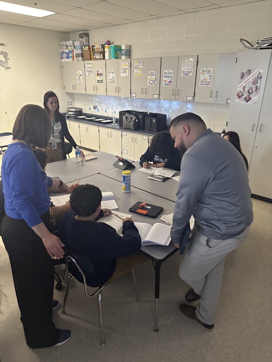 BeaMaldo310's tweet photo. Wonderful sight to see- principals engaged in supporting student learning! @Eojeda3016 @hmshauer Thank you to our middle school math teachers for welcoming us into your learning environments! #DesmosMath #StudentLearning @FreedomD100 @HeritageD100 https://t.co/dVEBqttNPB