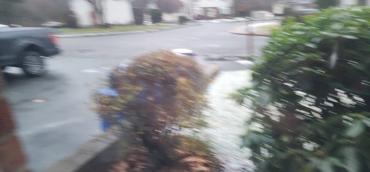 briantmckenzie's tweet photo. In saugus ma woke up little bit snow @ShiriSpear @Met_CindyFitz https://t.co/oN9j90AsHD
