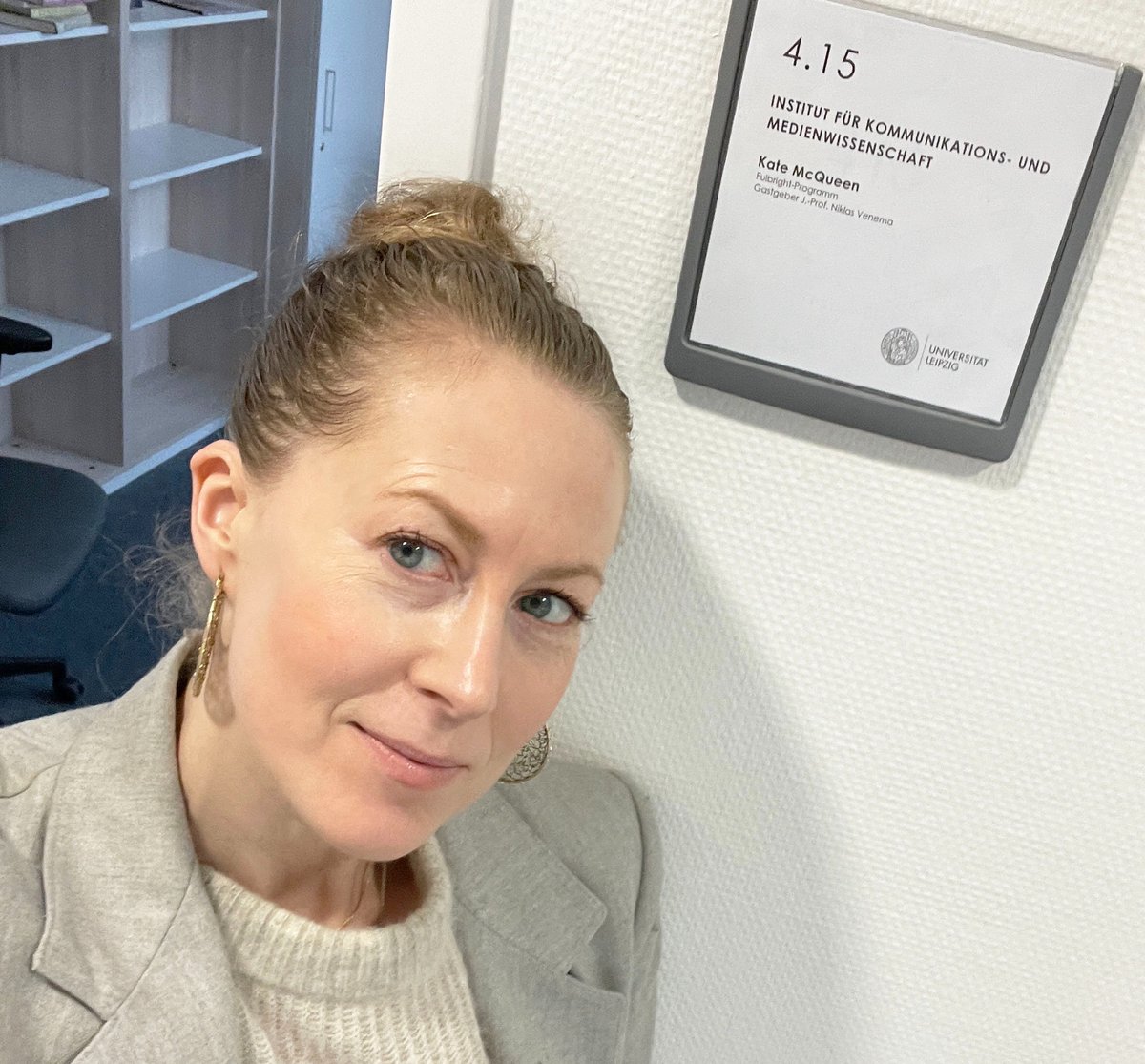 Kate McQueen (@katejoymcqueen) on Twitter photo Getting settled in to my new office at the University of Leipzig, thanks to #Fulbright US Scholar program and my wonderful host <a href="/niklas_venema/">Niklas Venema</a> and <a href="/ifkmw/">IfKMW Leipzig</a> Institut für Kommunikations- und Medienwissenschaft der Universität Leipzig 😎 Excited to be here! Getting settled in to my new office at the University of Leipzig, thanks to #Fulbright US Scholar program and my wonderful host <a href="/niklas_venema/">Niklas Venema</a> and <a href="/ifkmw/">IfKMW Leipzig</a> Institut für Kommunikations- und Medienwissenschaft der Universität Leipzig 😎 Excited to be here!