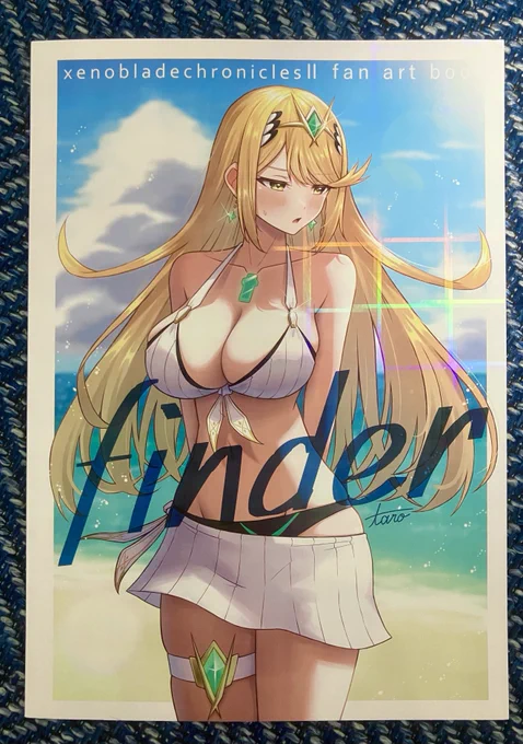 グラフィック様で印刷していただいたイラストまとめ本のサンプル届きました表紙ホロ入りめっちゃ綺麗! 