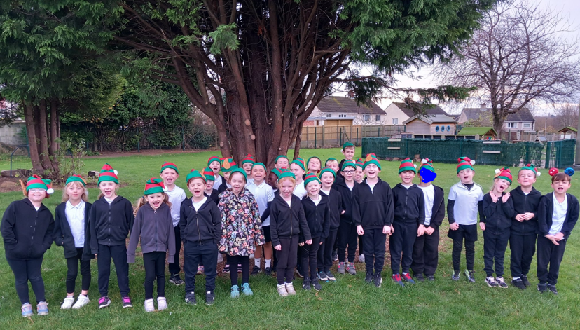 Orchard_Head's tweet photo. Class 2 had an amazing time at the Elf Run today! 🎉🎅🎄 Lots of festive fun and smiles all around! 🏃♂️✨ #ElfRun #MakingMemories https://t.co/JQCmrSD76t
