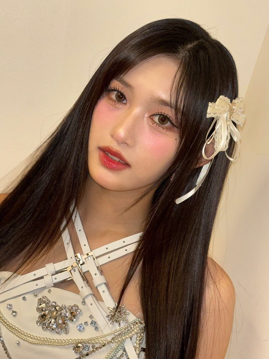 wannyan329_'s tweet photo. イソのアイメイクが特徴的だと思ったので分析した。

パーツの形を変えるというよりも目を一回り大きく見せるようなアイメイクで、
・求心顔
・小粒目
・目の印象を強めたい方
などにおすすめ。メイクさんの技が詰まっててすごい。 https://t.co/7nyN470MlJ