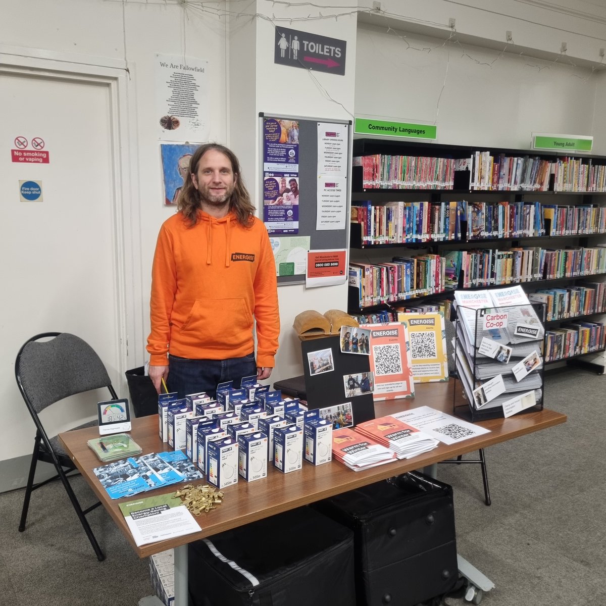 With the festive season nearing and cold weather here, we loved teaming up with Fallowfield and Withington Food Bank to share energy advice, energy-efficient lightbulbs and tips to keep homes warm this winter.