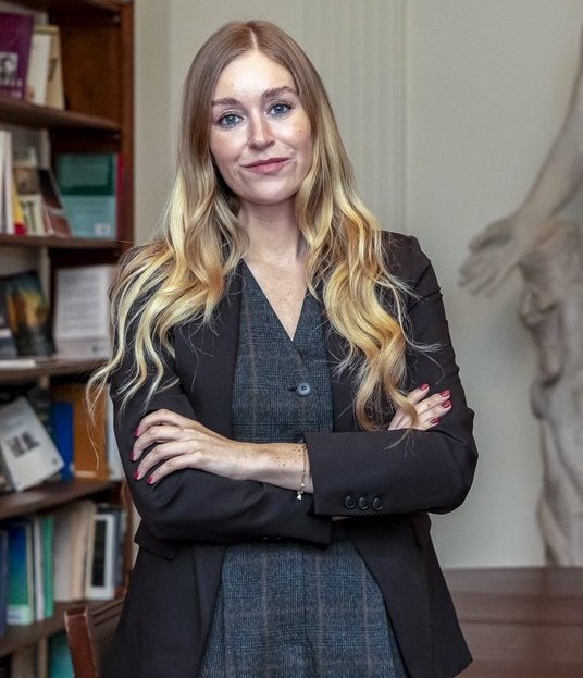 Terwijl bezitters van KINDERPORNO wegkomen met een ‘foei gesprek’ wordt Raisa Blommestijn veroordeeld tot een taakstraf en boete wegens het geven van haar MENING! Nederland is een CORRUPT land! 

Doe een ❤️ &amp; RT als je Raisa steunt!