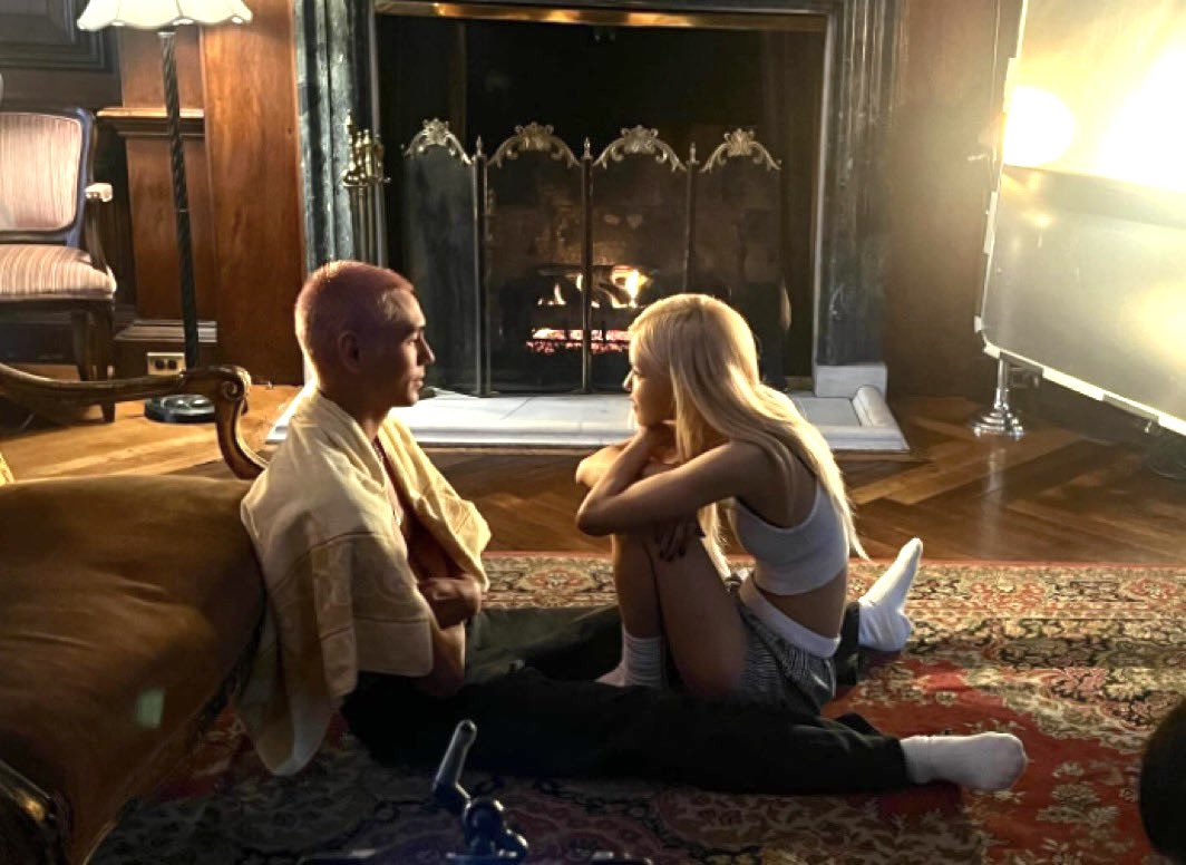 kagurauw's tweet image. she's so small????