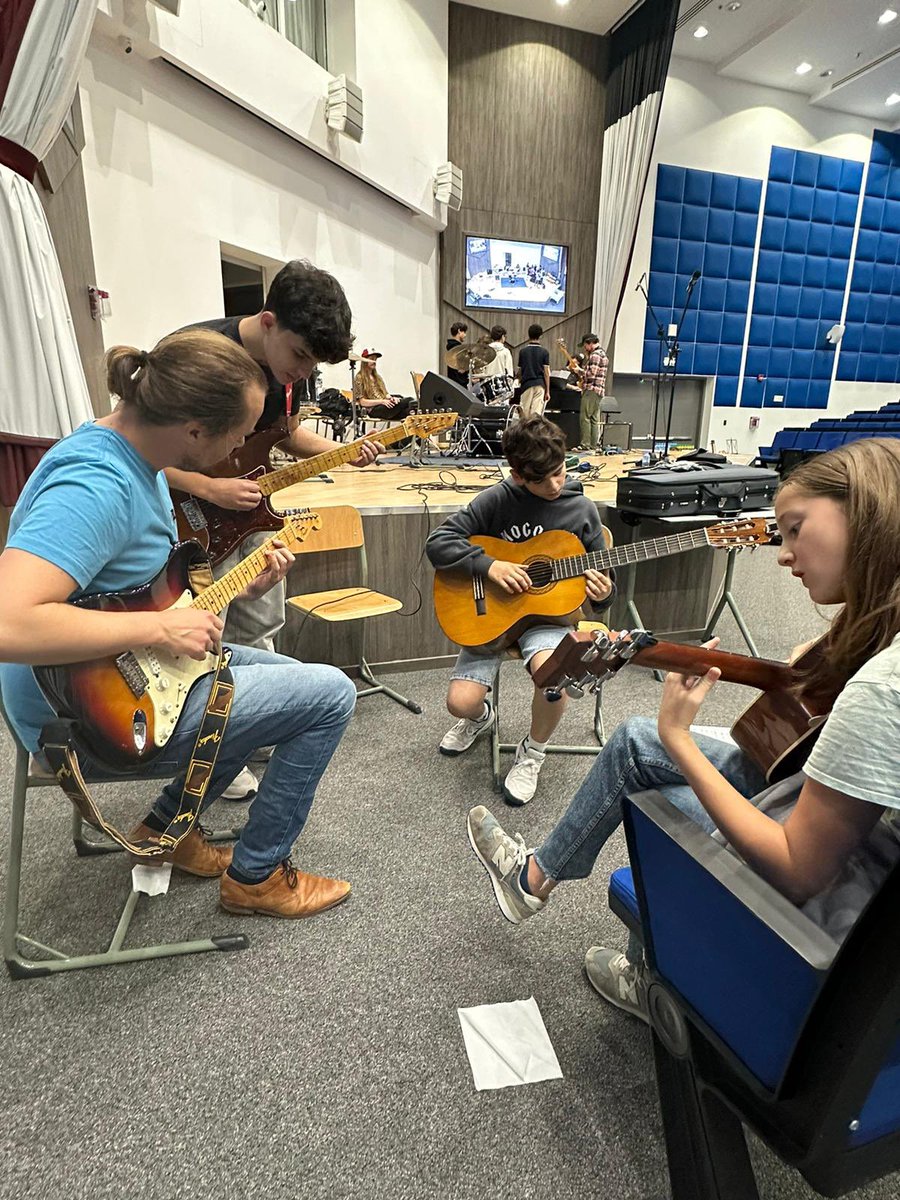 ifqdoha's tweet photo. 🎷18 students from Lycée Bonaparte participated in a masterclass led by Jin Jim Music, a German jazz band that came to Doha to take part in the @kataraqatar 🇪🇺 Jazz Festival 2024. A beautiful symbol of 🇫🇷🇩🇪 cooperation and friendship! @euinqatar @FranceauQatar @GermanyinQatar https://t.co/6KvwXGrCHX