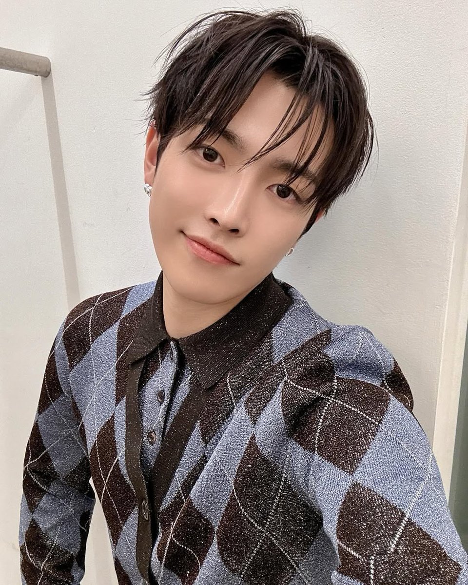 1024updates's tweet photo. [📷] 241205 | HONGJOONG

#ATEEZ #에이티즈 #HONGJOONG https://t.co/ZfzCYQW4HC