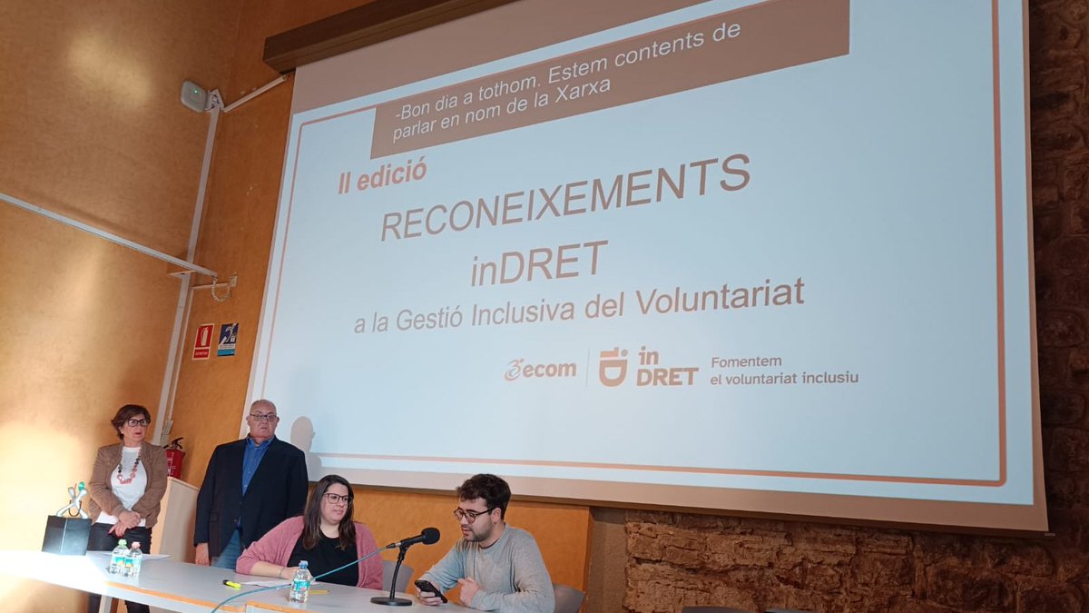 federacioacapps's tweet photo. Aquest matí, als II Reconeixements inDRET que impulsa @entitatecom, recollint el que hem rebut pel nostre compromís amb un voluntariat inclusiu, accessible i divers.
Moltes gràcies per la distinció, tot un honor.
#ReconeixementsinDRET #inDRET #voluntariat #ECOM https://t.co/Id69kqhh2F