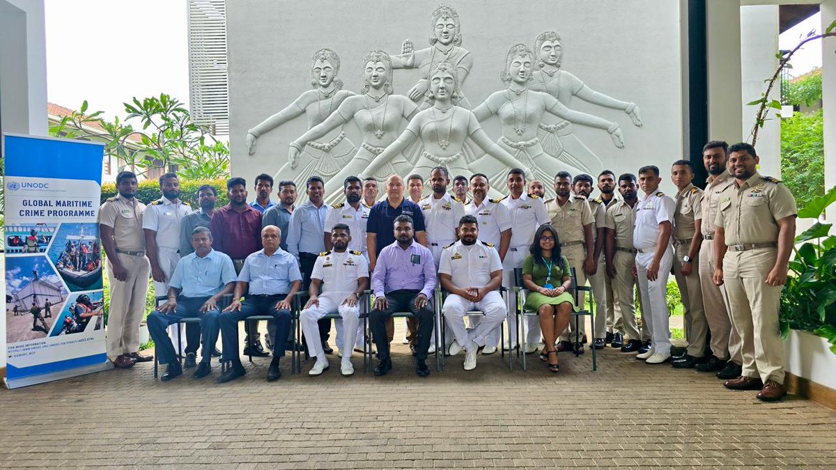 UNODC_MCP's tweet photo. 📢#Combating #crimes in the #fisheries sector in the Northern areas of Sri Lanka! 🇱🇰
@UNODC_MCP trained 2️⃣9️⃣ Maritime Law enforcement officers on Al based tools, MDA &amp; surveillance systems to effectively combat crimes @sea 🌊 ⚓️
Funded by @FCDOGovUK 🇬🇧
#BorderManagement https://t.co/6KQ3HLaGNY