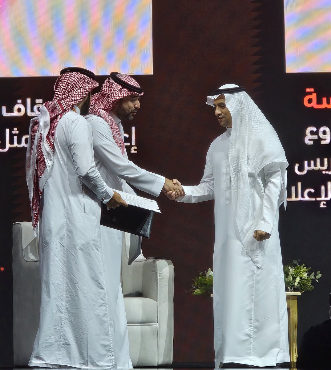 choiwedad7's tweet photo. [اليوم الثالث] من @fcm_kausff 🎬

نهايةُ مسك و إلهام 💐
اللهم لك الحمد حتى ترضا على جميع نعمك.

 اخر يوم من مهرجان الافلام الطلابية. كان اليوم مليء بالقصص الملهمة و رحلات نجاح مكافحين سُردت كلها في مسرح مركز الملك فيصل بجامعة @kauedu_sa  

شكرا لكل من ساهم في إتمام المهرجان 🤝🏻🩷. https://t.co/SKocef6uD6