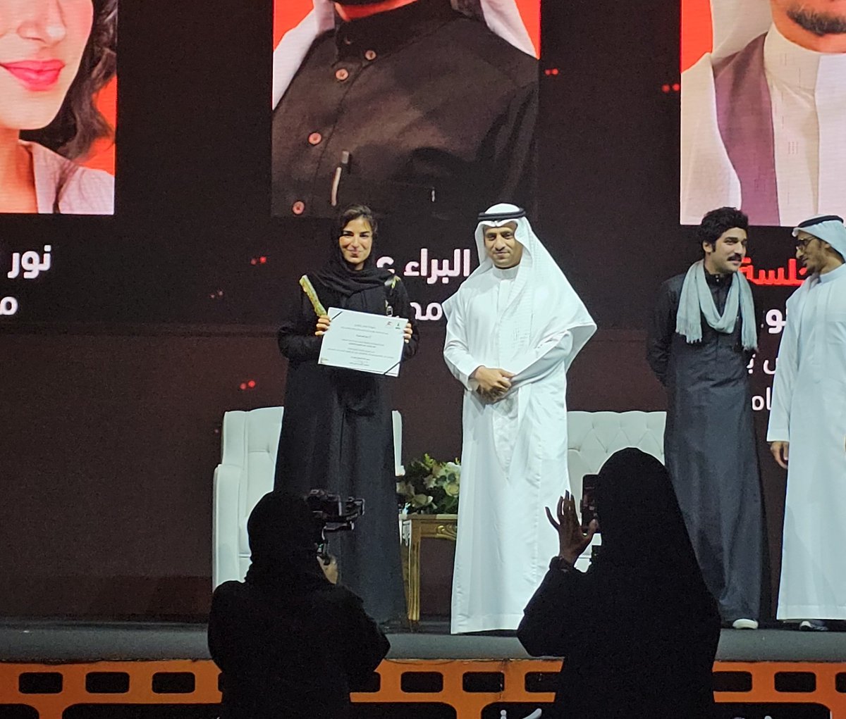 choiwedad7's tweet photo. [اليوم الثالث] من @fcm_kausff 🎬

نهايةُ مسك و إلهام 💐
اللهم لك الحمد حتى ترضا على جميع نعمك.

 اخر يوم من مهرجان الافلام الطلابية. كان اليوم مليء بالقصص الملهمة و رحلات نجاح مكافحين سُردت كلها في مسرح مركز الملك فيصل بجامعة @kauedu_sa  

شكرا لكل من ساهم في إتمام المهرجان 🤝🏻🩷. https://t.co/SKocef6uD6