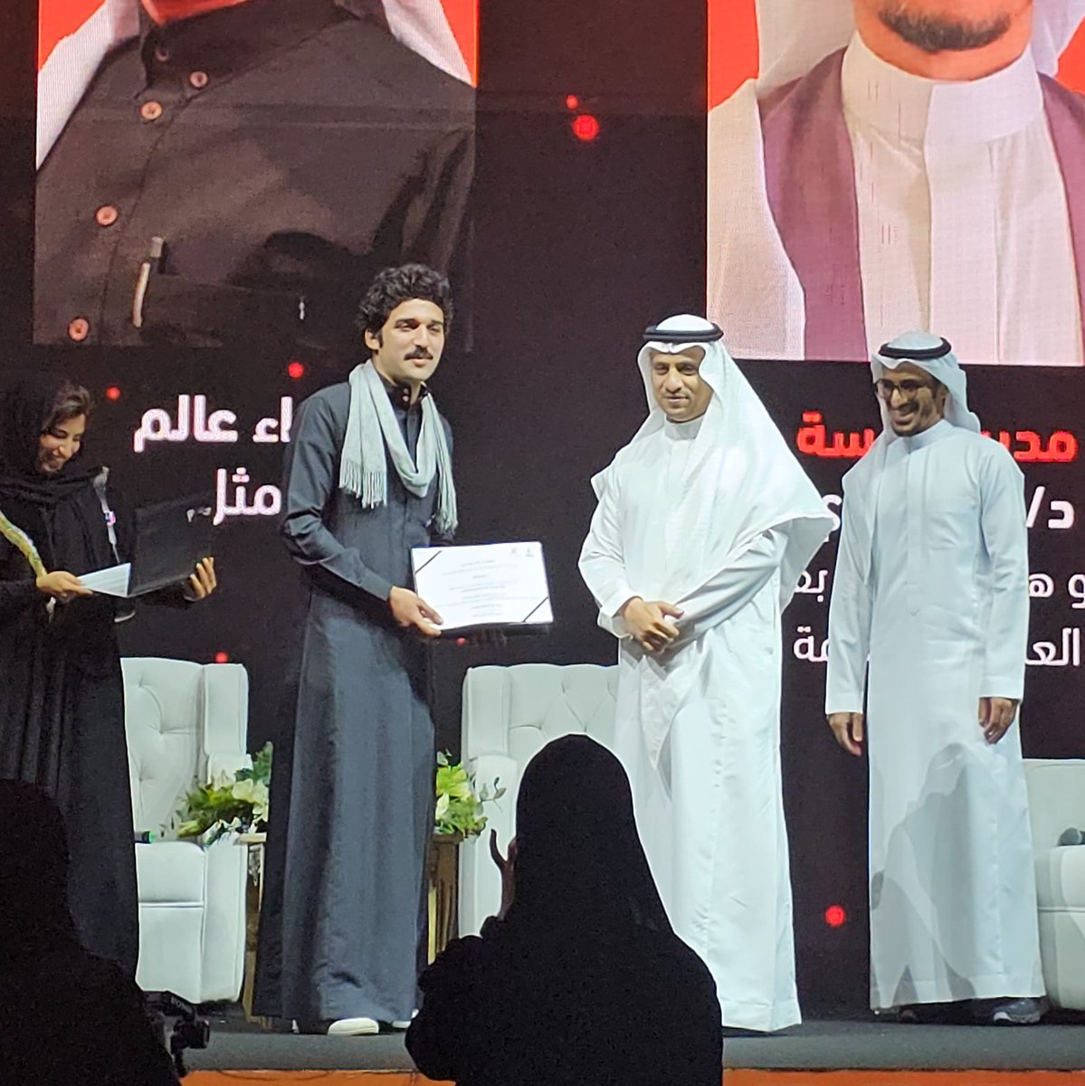 choiwedad7's tweet photo. [اليوم الثالث] من @fcm_kausff 🎬

نهايةُ مسك و إلهام 💐
اللهم لك الحمد حتى ترضا على جميع نعمك.

 اخر يوم من مهرجان الافلام الطلابية. كان اليوم مليء بالقصص الملهمة و رحلات نجاح مكافحين سُردت كلها في مسرح مركز الملك فيصل بجامعة @kauedu_sa  

شكرا لكل من ساهم في إتمام المهرجان 🤝🏻🩷. https://t.co/SKocef6uD6