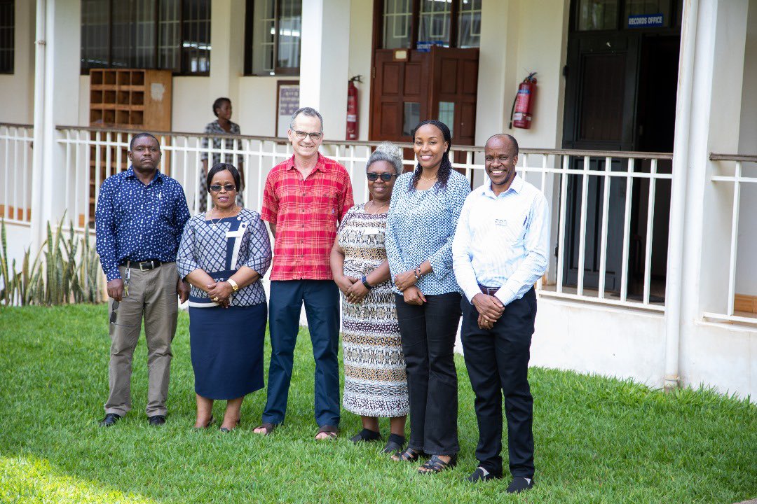 We were honored to receive and hold a meeting with Prof. Liam Smeeth from the London School of Hygiene and Tropical Medicine. The meeting aimed to discuss capacity building, resuming the tropical medicine course, and discussing elective student and exchange programmes at KCMUCo.