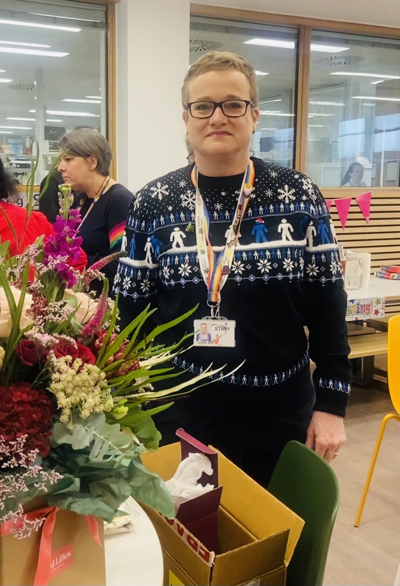ICR_SOA's tweet photo. This morning we wished a Happy Retirement to @AnnetteSelf! Annette was a long service staff member of the @ICR_London and started her career as an SO in the labs in Chelsea in 1986. She worked in several teams at the ICR and her last role was Lab Manager of the CCDD. https://t.co/i625q0STcm