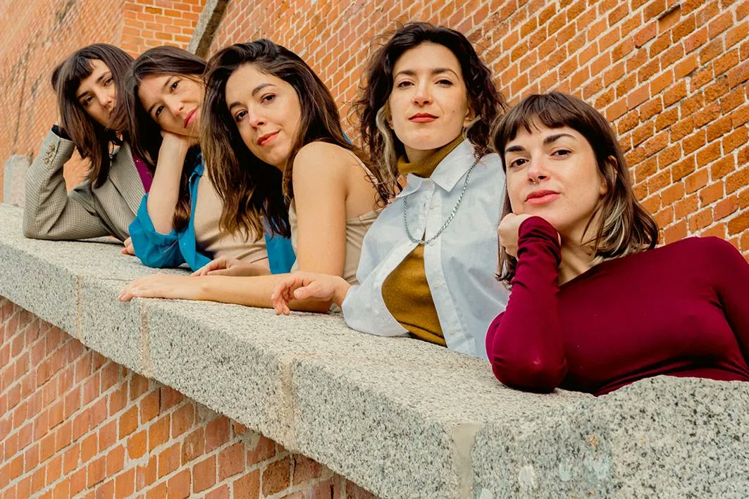 Revista Godot tweet media