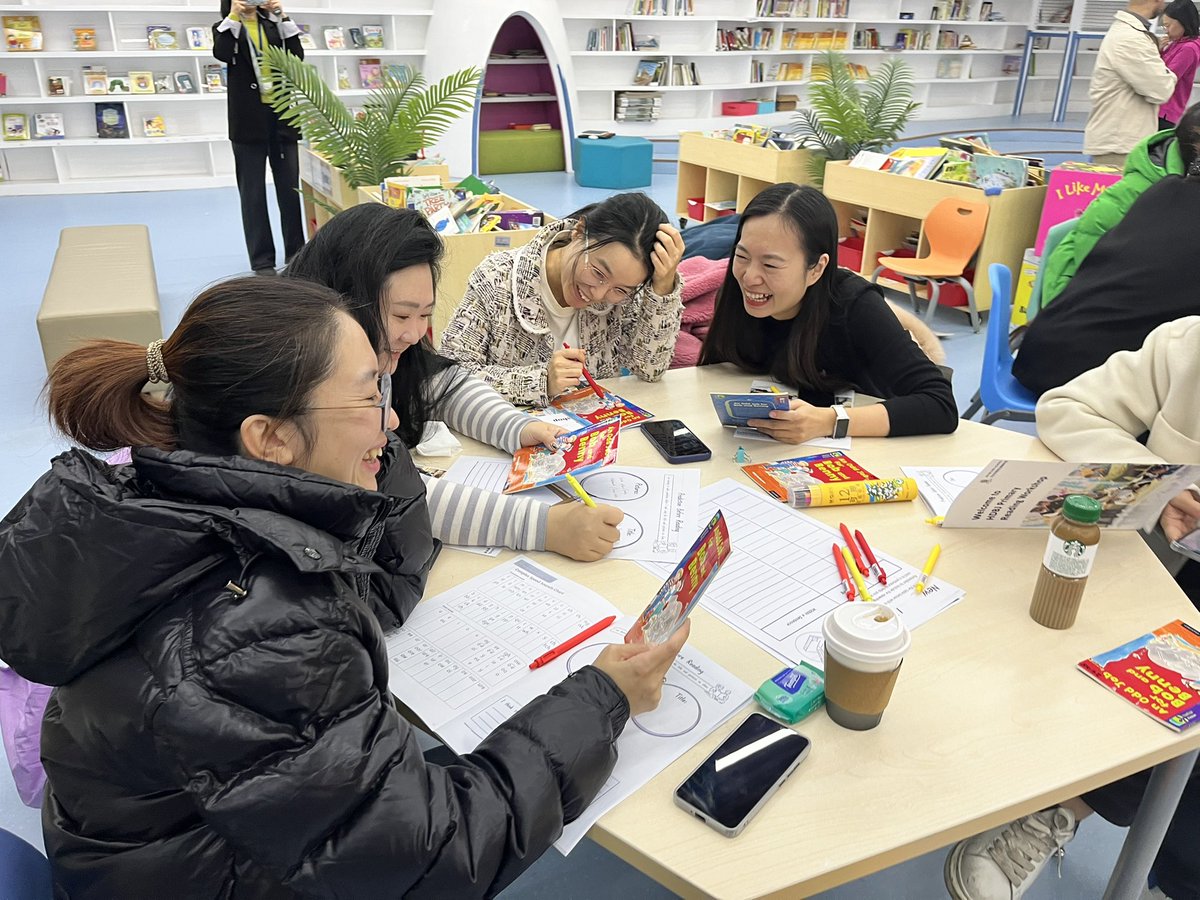 MrsEvaMarshall's tweet photo. Today’s reading workshop gave parents a chance to experience the same reading activities their children do in class. It was a great opportunity to learn more about their child’s learning process. #HDBeijing #ReadingWorkshop https://t.co/kYFV5S2fbu