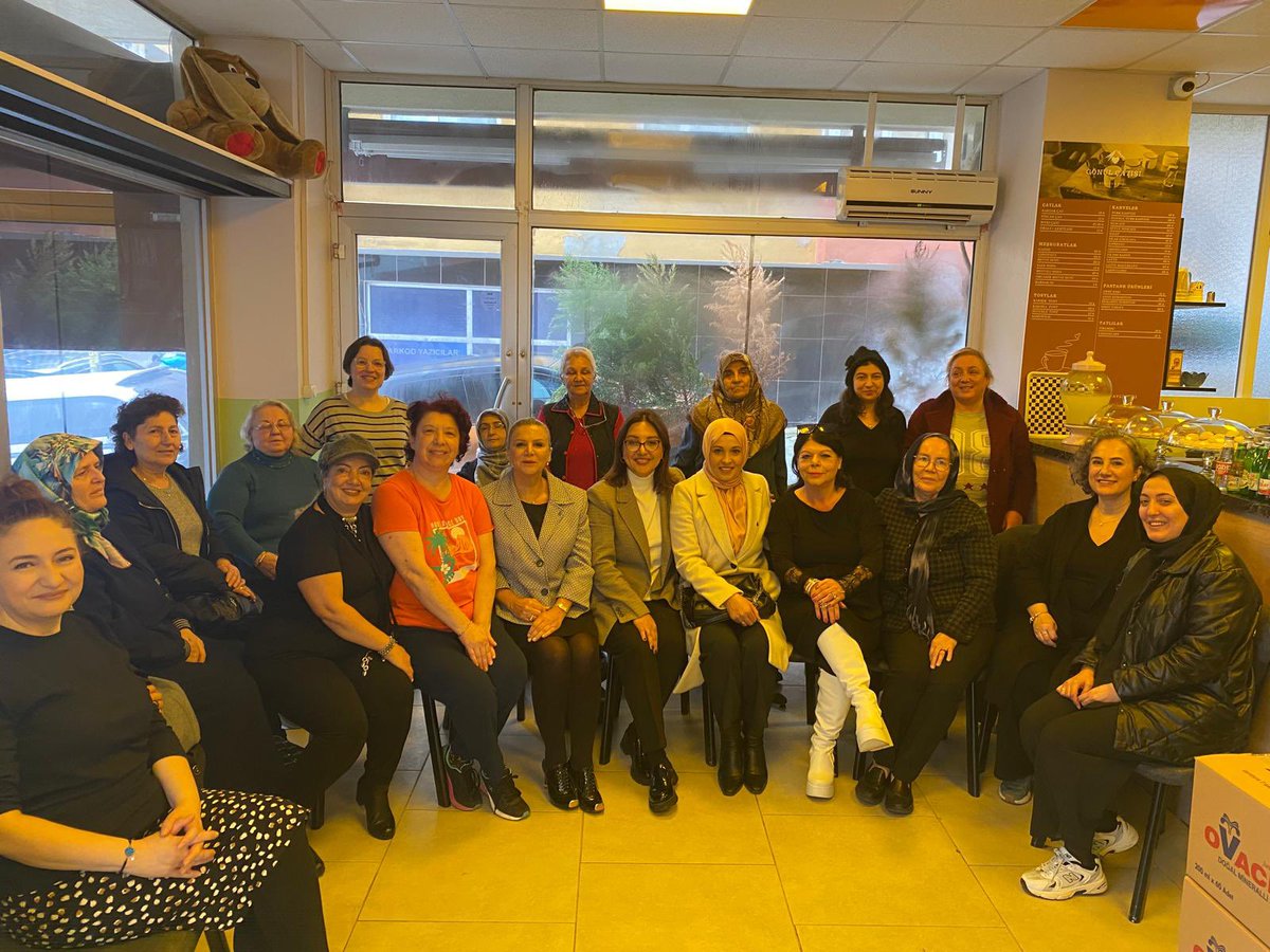 deva_uskudar's tweet photo. İlçe Kadın Politikaları başkanımız Sn. Saliha Özbek’in düzenlediği muhtarlık ve dernek ziyaretlerimizi  İl Kadın Politikaları Başkanımız Sn. Nalan Ilgın’ın katılımlarıyla gerçekleştirdik. Muhtarlarımıza ve dernek başkanlarımıza misafirperverlikleri için teşekkür ediyoruz. https://t.co/ycOz0j8MfE