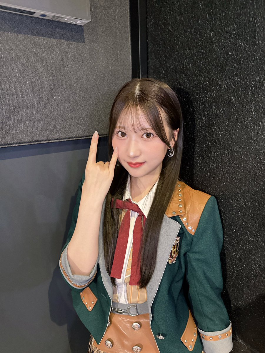 itoyueru_1024's tweet photo. 本日の公演で卒業発表をさせて頂きました。

卒業公演は3月8日です。
最後まで精一杯頑張りますので
応援して頂けると嬉しいです。
よろしくお願いします︎︎😌！ https://t.co/Ucm28S8ft0