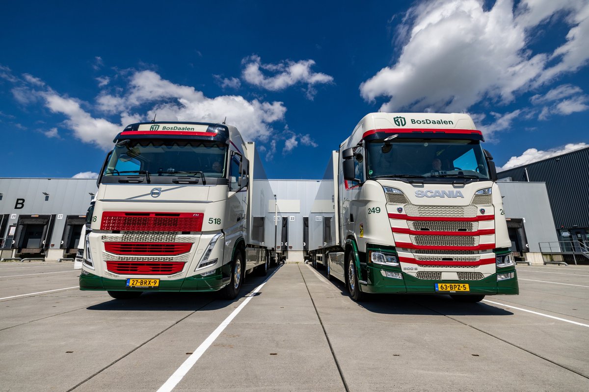 Fijne Sinterklaas! 🚚🎁
Onze vrachtwagens staan weer klaar om alle pakjes met zorg af te leveren! 
Grote of kleine pakketten, wij zorgen dat alles op tijd aankomt. 
BosDaalen wenst iedereen een gezellige pakjesavond!