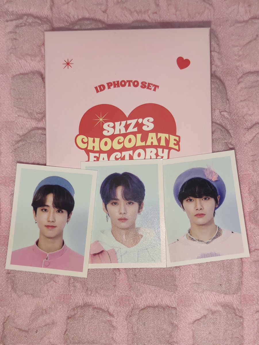 seobincarts's tweet photo. wts lfb!
 ☆ stray kids chocolate factory id set

— 10 pesos ea
— preferably take all 
— reply or dm to claim

# wts lfb stray kids id set unsealed lee know han jisung yang jeongin chocolate factory  skz https://t.co/2gm4zLH6FM