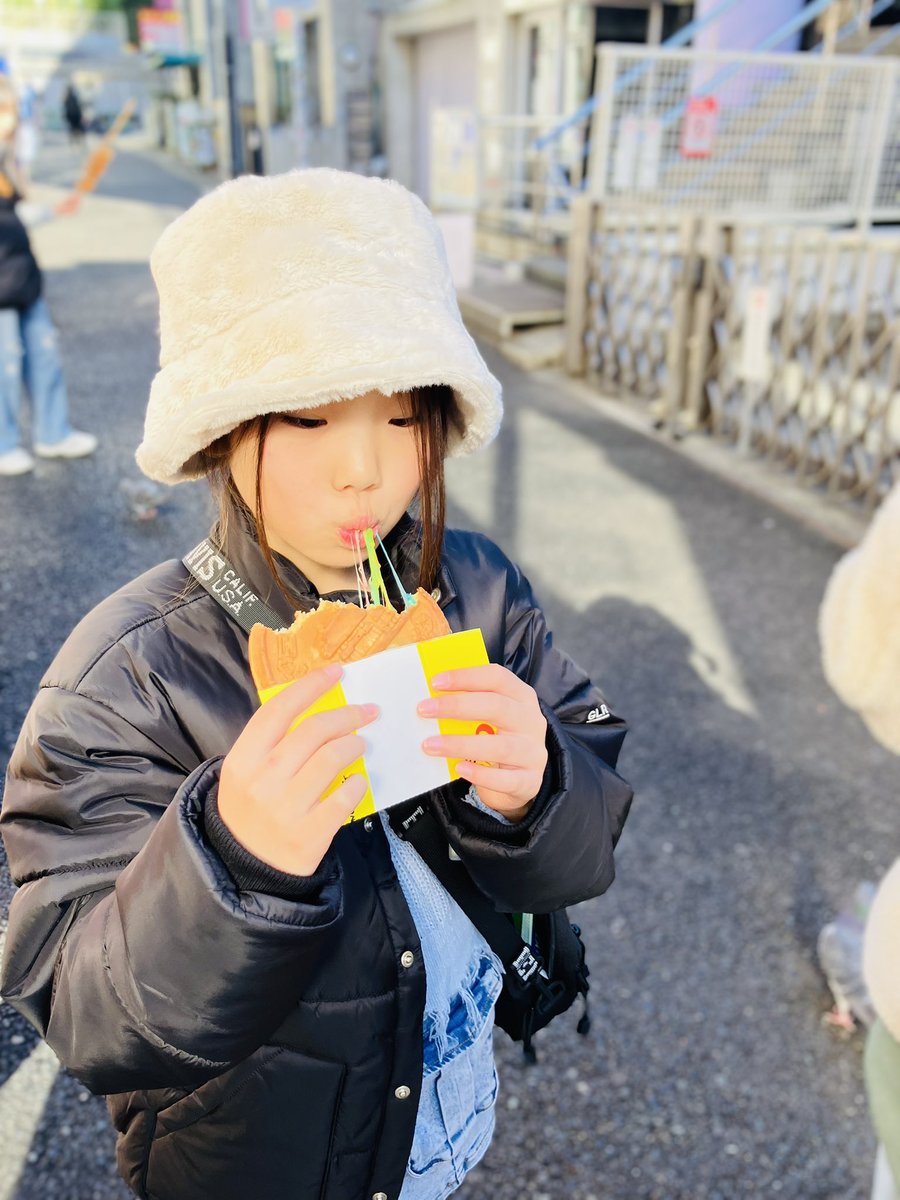 sana41821868473's tweet photo. この間のお休みの日に、初💫原宿行ってきました〜😆🌟
行ってみたかったお店に行ってみたり、食べてみたかったものを食べたり😋💕
とーっても楽しかた〜🌸🌸
#sana #原宿 #竹下通り #TottiCandyFactory #レインボーわたあめ
#10円パン https://t.co/lMs5YBWQU8