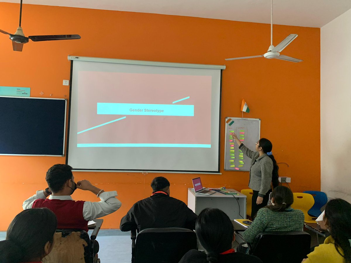 kaur_taaran's tweet photo. Diversity drives innovation.On the occasion of #MahindraVolunteeringDay, a session was organised to raise awareness and sensitise young minds on the theme of gender stereotype. 
It’s the need of an hour &amp; requires attention at all levels. 

As, “Equality is a human rights issue.” https://t.co/bhVBnh9rPz
