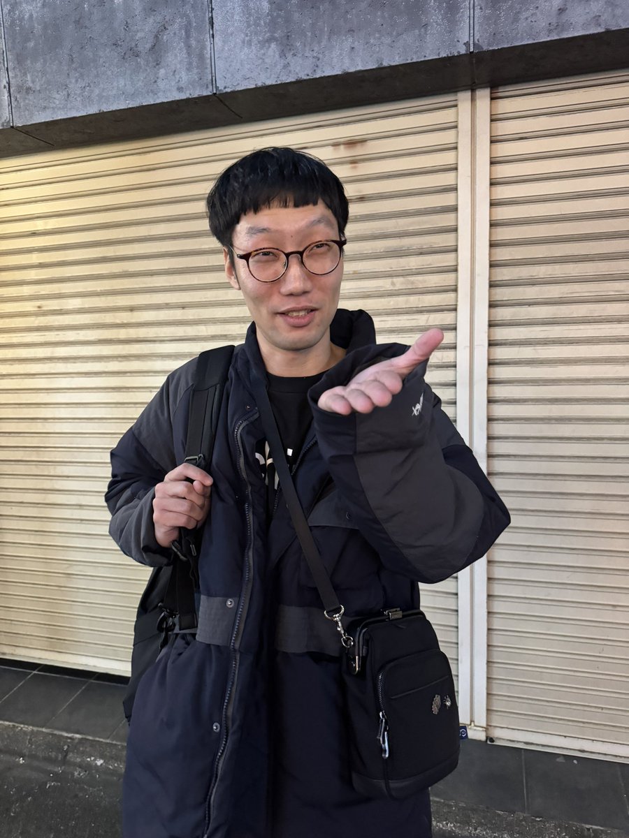 YutaNakatani's tweet photo. 『今日何曜日？木曜か、あっほなお店やってるわ〜』と言うので着いていったら、お店空いてませんでした https://t.co/zUcnpMZdlH