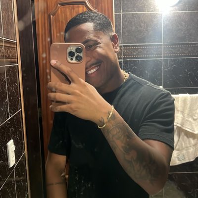bielbravo's tweet photo. #NovaFotoDePerfil https://t.co/ss7dhZ2MS3