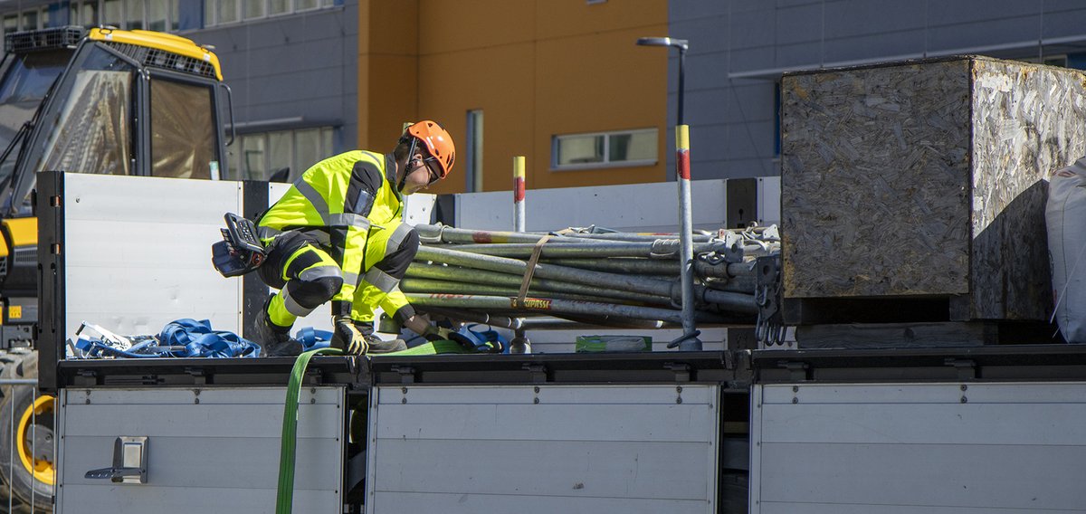 Skills Finland palkitsi Taitaja2024-kilpailussa menestyneitä koulutuksen järjestäjiä Skills Talk Show’n yhteydessä. Turun ammatti-instituutti palkittiin Taitaja2024-kilpailussa parhaiten menestyneenä ammatillisena oppilaitoksena. Vuonna 2025… dlvr.it/TGcDKh #Turku