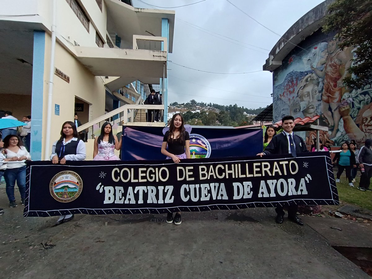 colbeatrizcueva's tweet photo. 🥳🎂👥 Celebramos 70 años de gloriosa historia.
El pregón de fiestas conto con la participación activa de estudiantes y diferentes promociones de ex alumnas.

#SomosBeatriz #70bca #loja #fiestas https://t.co/kKaHYdbcUw