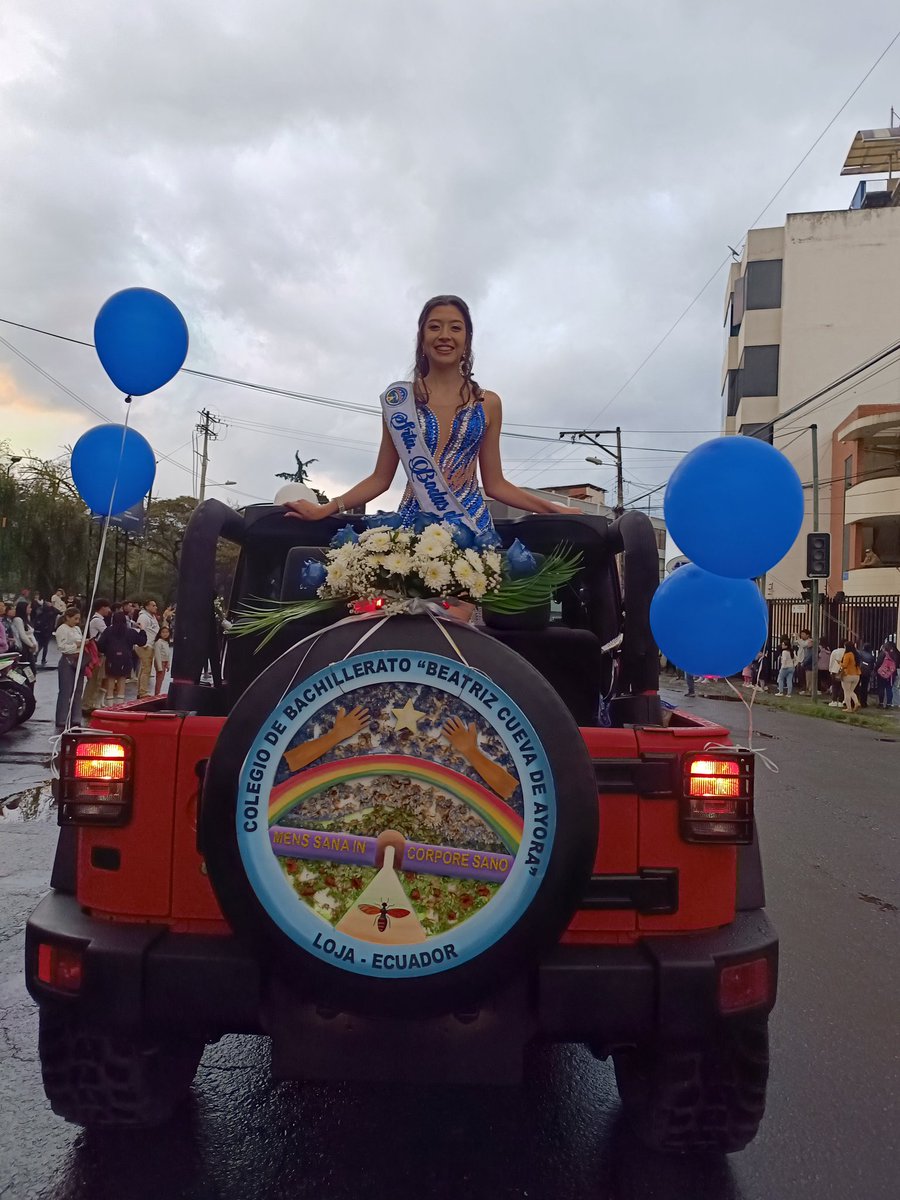 colbeatrizcueva's tweet photo. 🥳🎂👥 Celebramos 70 años de gloriosa historia.
El pregón de fiestas conto con la participación activa de estudiantes y diferentes promociones de ex alumnas.

#SomosBeatriz #70bca #loja #fiestas https://t.co/kKaHYdbcUw