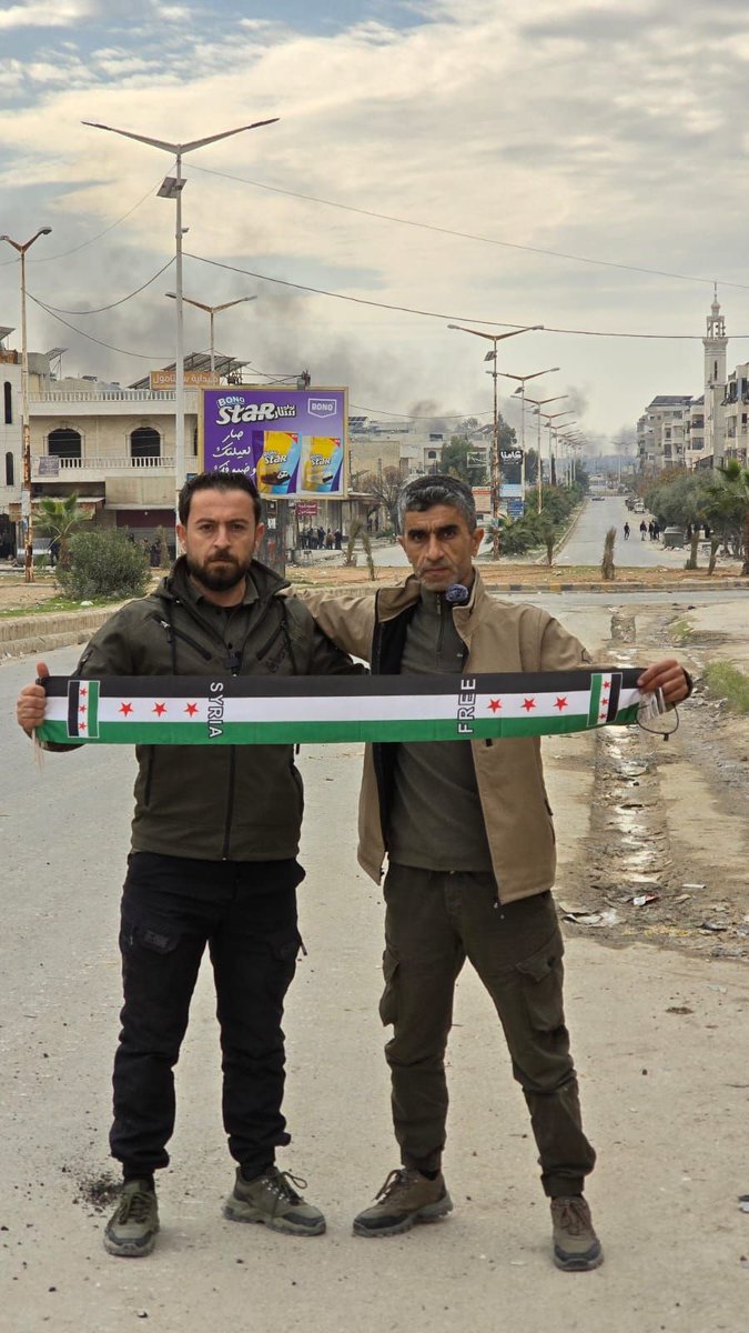WissamShahleh's tweet photo. The Assad regime forces committed a violent massacre in the city of Hama in 1982 during the rule of Hafez al-Assad (40 thousand civilians executed), and now the descendants of the dead have returned and liberated their city.
#Hama #SyrianRebels #deteraggression https://t.co/2zVlihgDUv